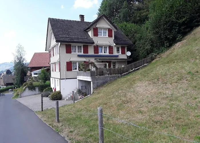 Zwinglis Rosi アパート *